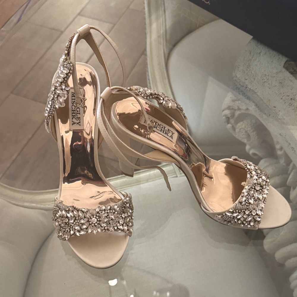 Badgley Mischka Embellished Nude Gold Heels